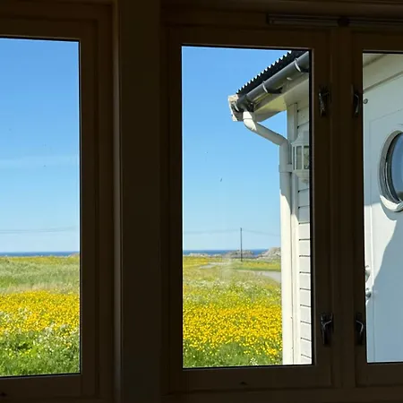 펜션 Lofoten Seaside Nature Retreat *