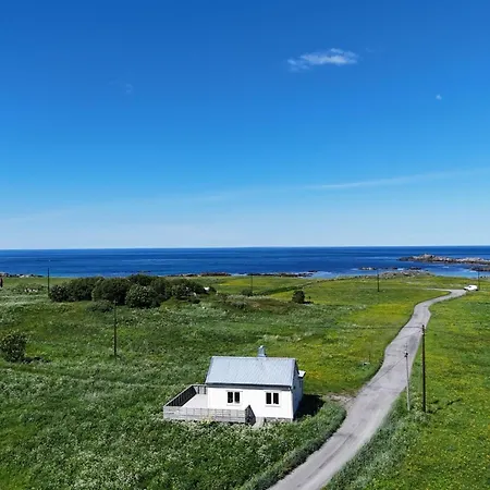Lofoten Seaside Nature Retreat